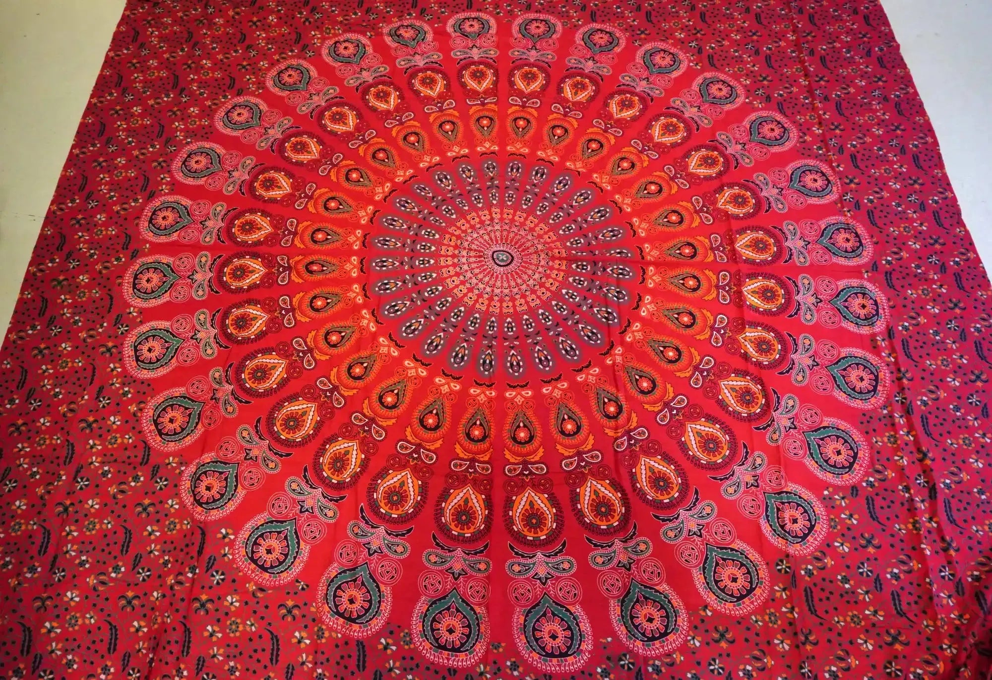 Rote indische Stoffdecke - Nijens Shop