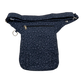 Gassi-Tasche aus Canvas- Stoff Violett mit kleinen Pfotenmotiven mit einem Reißverschlussfach auf der Rückseite.
