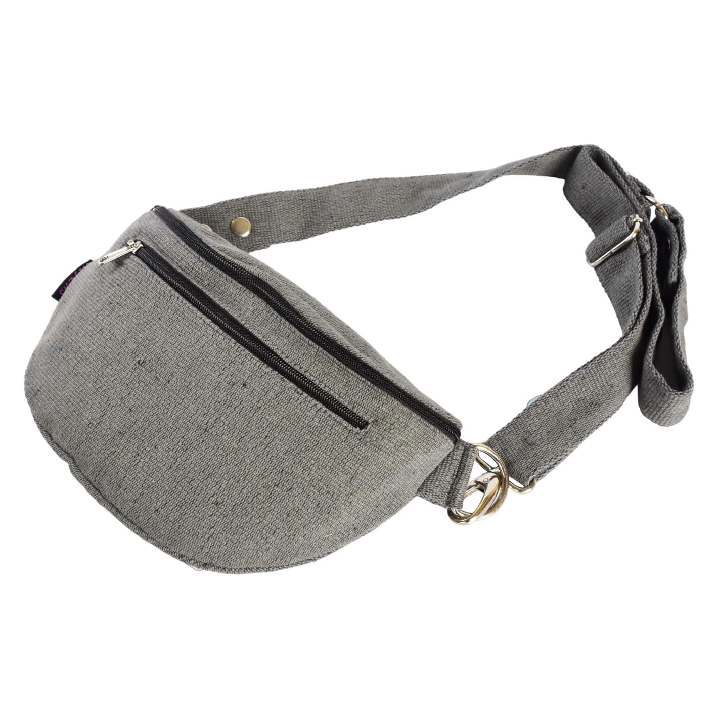 Bauchtasche sowie Crossbodybag aus Baumwollstoff, Grau, mit einem Hauptfach und einem Reißverschlussfach vorne.