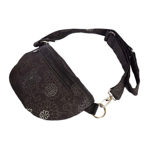 Bauchtasche sowie Crossbodybag aus Canvas in Schwarz mit floralen Ornamenten. Großes Hauptfach mit Reißverschlussfach vorne.