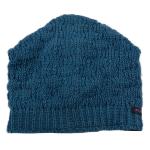 Long Beanie Mütze aus Schurwolle Hellblau mit Strickmuster.