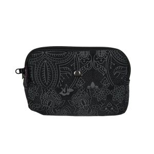Beuteltsche aus Canvas schwarz mit floralem Muster. Die Tasche besitzt Reisverschlussfächer und ein Einsteckfach vorne.