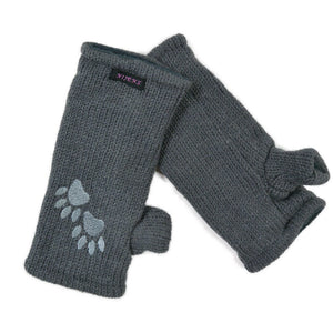 Graue Pulswärmer mit Daumenloch aus Schurwolle und Pfotenstickerei – warme Handstulpen für Herbst und Winter