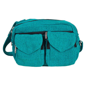 Gassi-Tasche, Bauchtasche sowie UmhĂ€ngetasche aus Canvasstoff, TĂŒrkies, ReiĂverschlussfach vorne mit zwei aufgesetzten, auswaschbaren LeckerliefĂ€chern.
