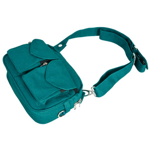 Gassi-Tasche, Bauchtasche sowie UmhĂ€ngetasche aus Canvasstoff, Hellblau, ReiĂverschlussfach vorne mit zwei aufgesetzten, auswaschbaren LeckerliefĂ€chern und gröĂenverstellbarem Taschengurt.