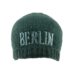 Strickmütze aus Schurwolle, Dunkelgrün, bestickt mit Berlin-Logo und Fleeceeinsatz.