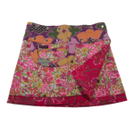 Sommerrock Baumwolle bunt/neonpink mit Blumenmuster und Tasche. Tragbar von zwei Seiten. Umfang ist einstellbar mit einer doppelten Druckknopfleiste.