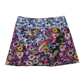 Sommerrock Baumwolle, lila, Blumenmuster mit Tasche. Tragbar von beiden Seiten. Umfang ist einstellbar mit einer doppelten Druckknopfleiste am Rockbund „blau/weiß mit Muster“.