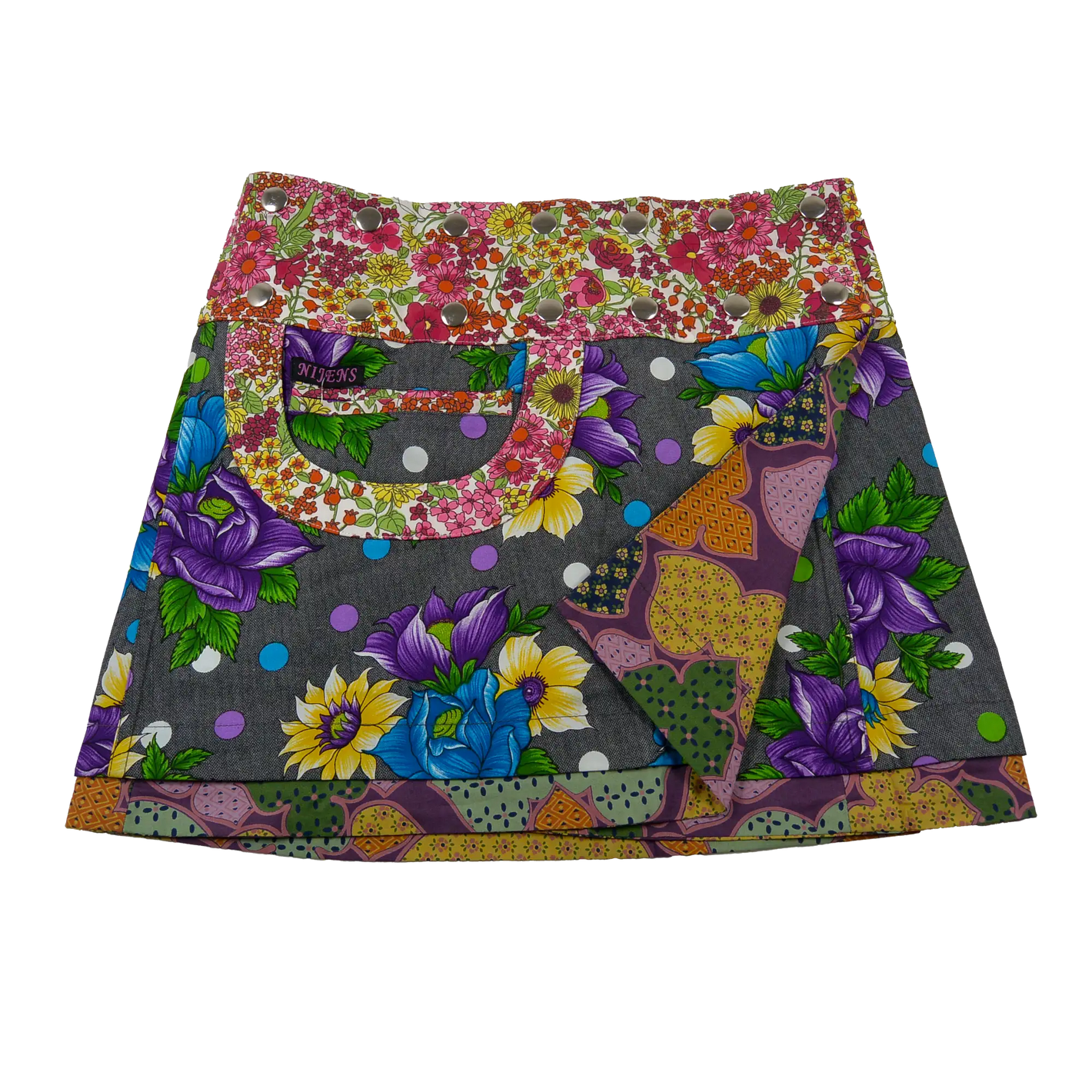 Sommerrock Baumwolle, Demin-Look mit Blumenmotiven und Tasche Tragbar von zwei Seiten. Umfang ist einstellbar mit einer doppelten Druckknopfleiste.