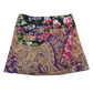 Sommerrock, Baumwolle, Violett Pailey und Tasche.  Tragbar von beiden Seiten. Umfang ist einstellbar mit einer doppelten Druckknopfleiste am Rockbund „Schwarz mit Rosen“.