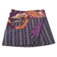 Sommerrock, Baumwolle, Nachtblau mit Pxelmuster und Tasche. Tragbar von beiden Seiten. Umfang ist einstellbar mit einer doppelten Druckknopfleiste am Rockbund „Violett mit Blumen Paisley“.