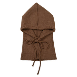 Die Balaclava in Braun Viskose-Strick umhüllt Dich mit wohltuender Wärme und Leichtigkeit – perfekt für kalte Tage