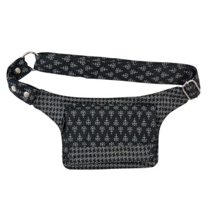 Bauchtasche aus Stoff Schwarz mit Blumenmuster