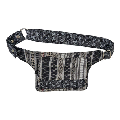 Bauchtasche aus Baumwoll-Stoff Grau mit Muster.