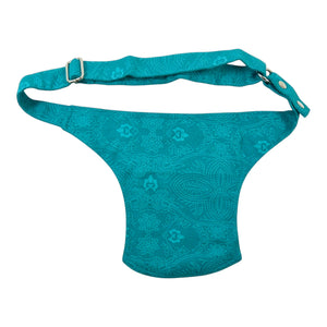 Türkisfarbene Bauchtasche mit Ethno-Muster aus Baumwolle – Festival Gürteltasche Madrid von Nijens mit verstellbarem Hüftgurt. Rückseite.
