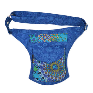 Kobaltblaue Festival-Gürteltasche mit Ethno- und Mandala-Muster – Bauchtasche Madrid von Nijens