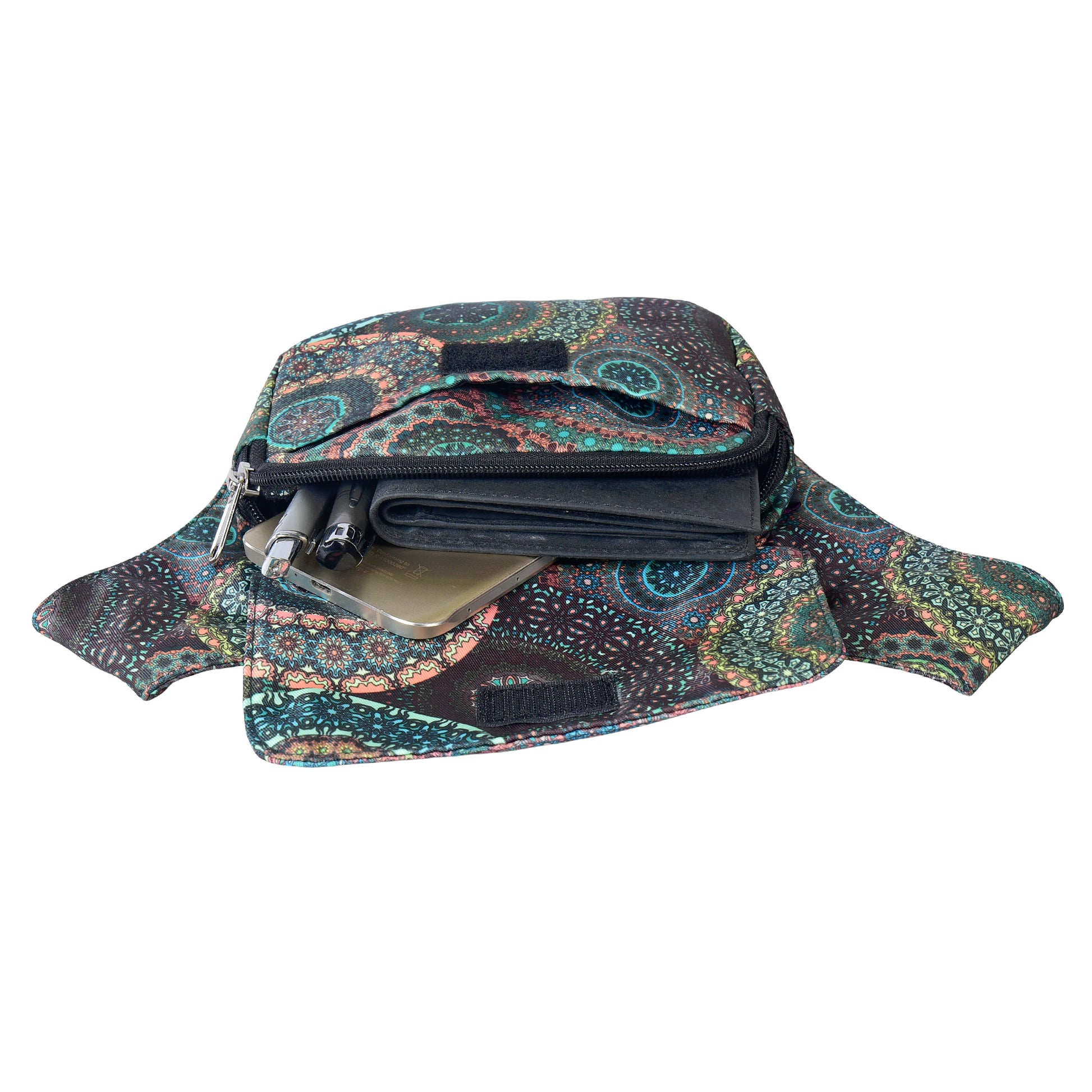 Offene Nijens Hüfttasche Dublin im grünen Mandala-Design, zeigt Hauptfach mit Handy und Geldbörse.