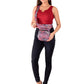 Bauchtasche Paris von Nijens mit rosa-lila Mandala-Print als Crossbody-Tasche am Model getragen