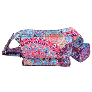 Vorderansicht: Bauchtasche mit mit Pink-Türkisenem Mandala-Design und verstellbarem Gurt.