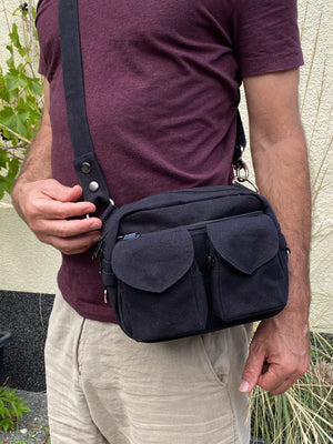 Herren UmhĂ€ngetasche aus Canvasstoff, Schwarz
