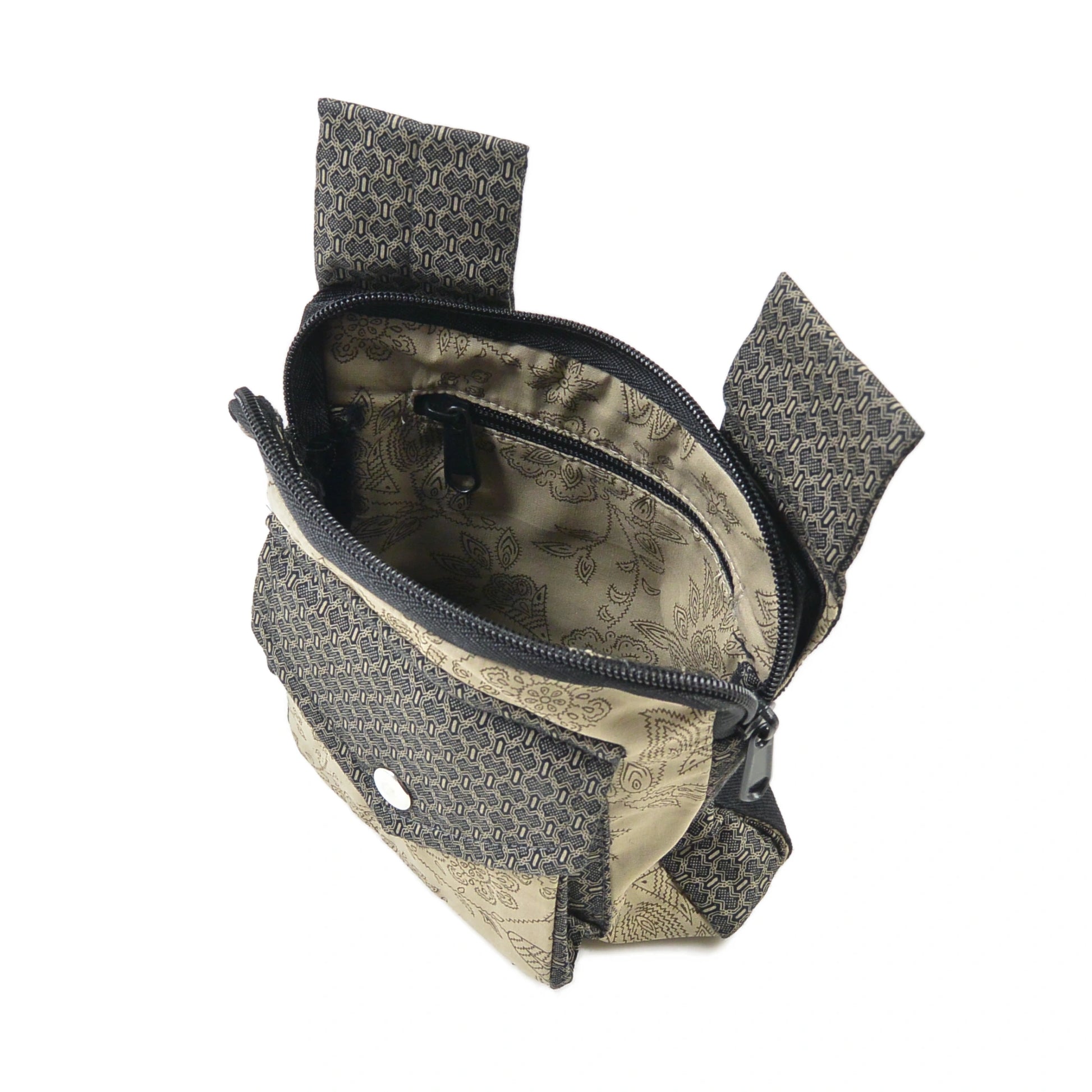 Beuteltasche aus Stoff in Beige-Braun mit praktischem Frontfach