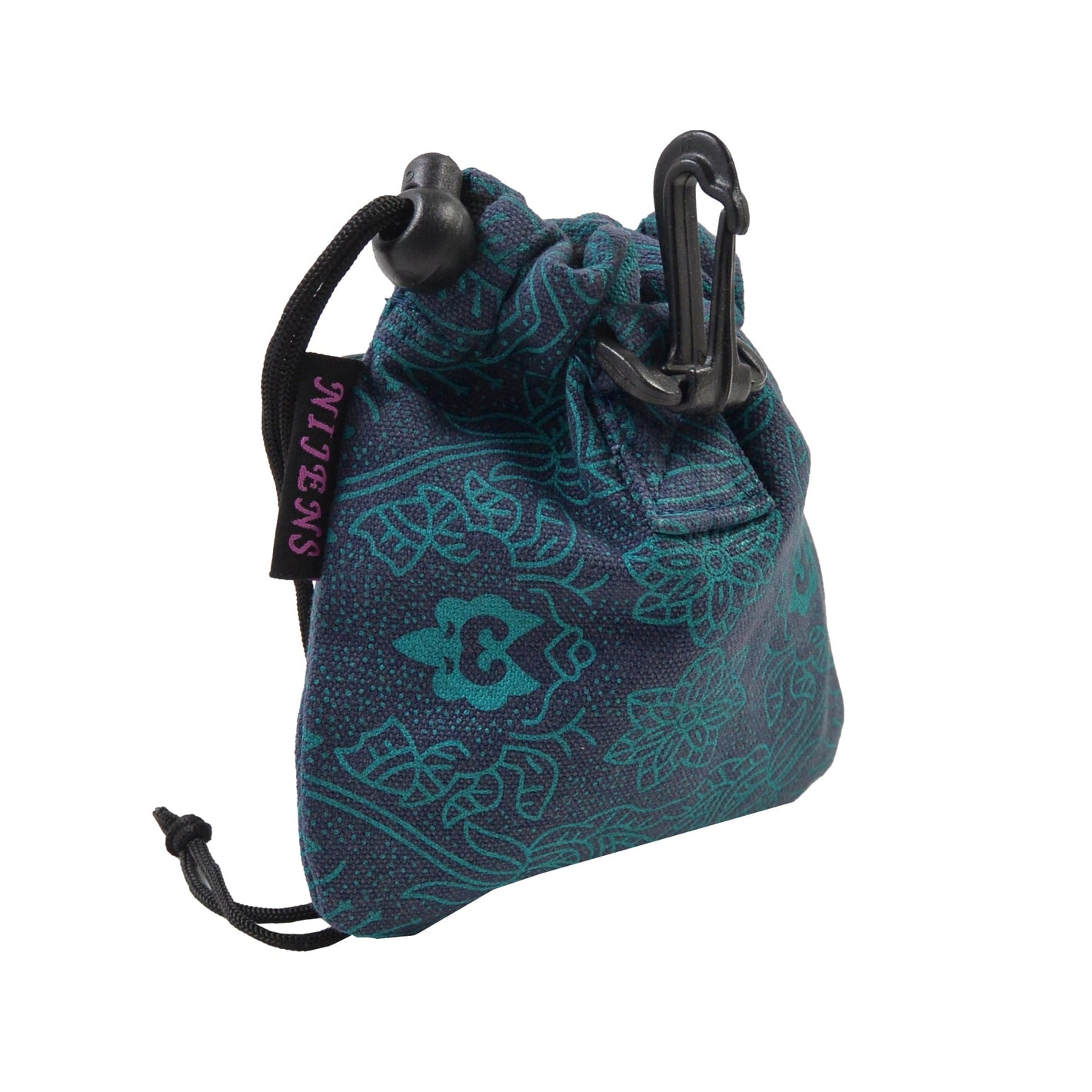 Leckerli-Beutel mit Kordelzug und Karabiner aus Baumwoll- Canvasstoff Marineblau mit floralen Ornamenten.