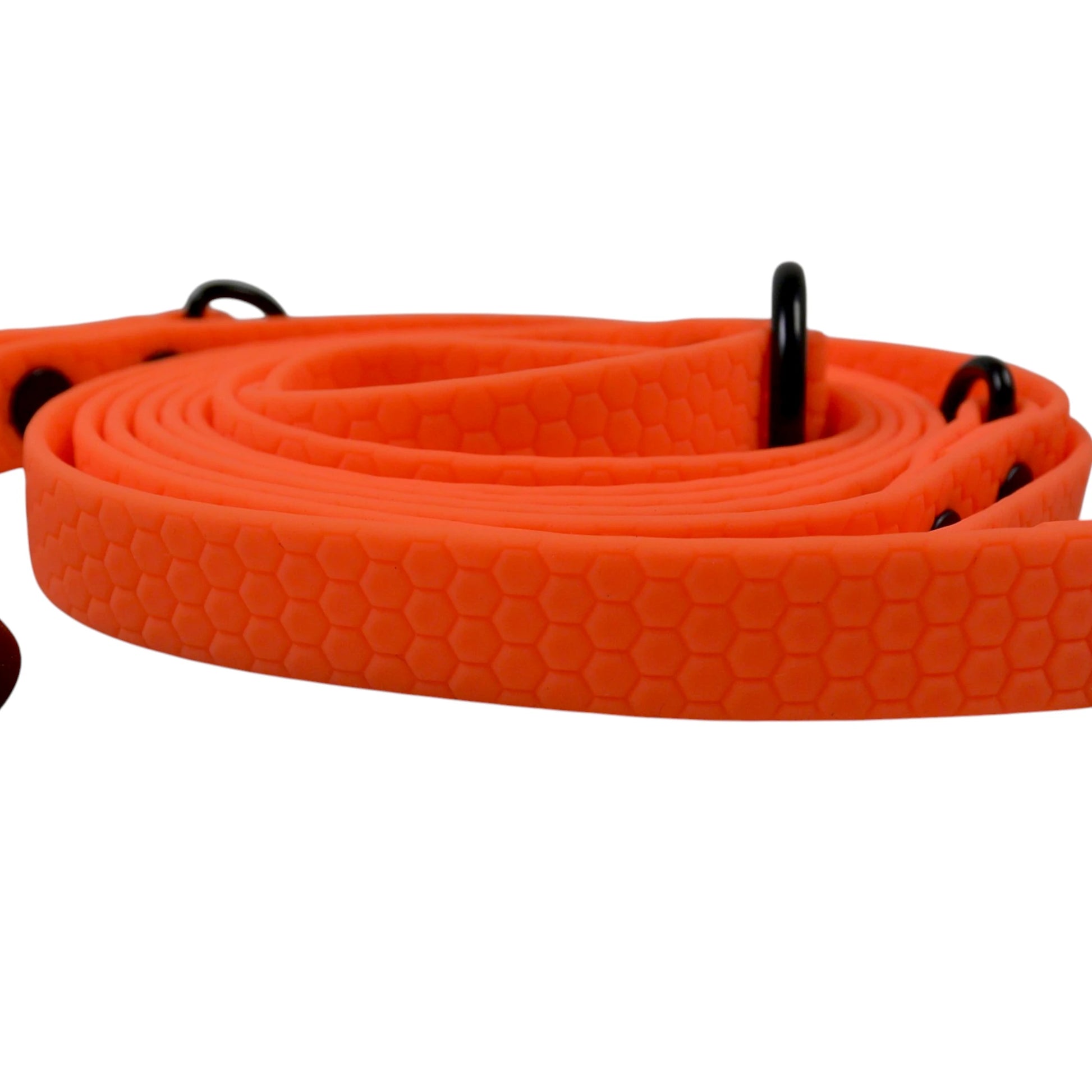 Orange CaniThane Grip Doppelführleine mit griffiger Wabenstruktur und schwarzen D-Ringen
