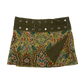 Wenderock aus Baumwolle mit buten, orientaschlischem Muster. Der Rockbund ist aus Kordsamt Olivgrün und ist durch eine doppelte Druckknopfleiste größenverstellbar. An der Seite am Bund, gibt es zwei Metallringe zum Anhängen einer kleinen Stofftasche.