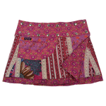 Sommerrock aus Baumwolle Pink in buntem Mustermix. Umfang ist verstellbar mit doppelter Druckknopfleiste mit Seitentasche.