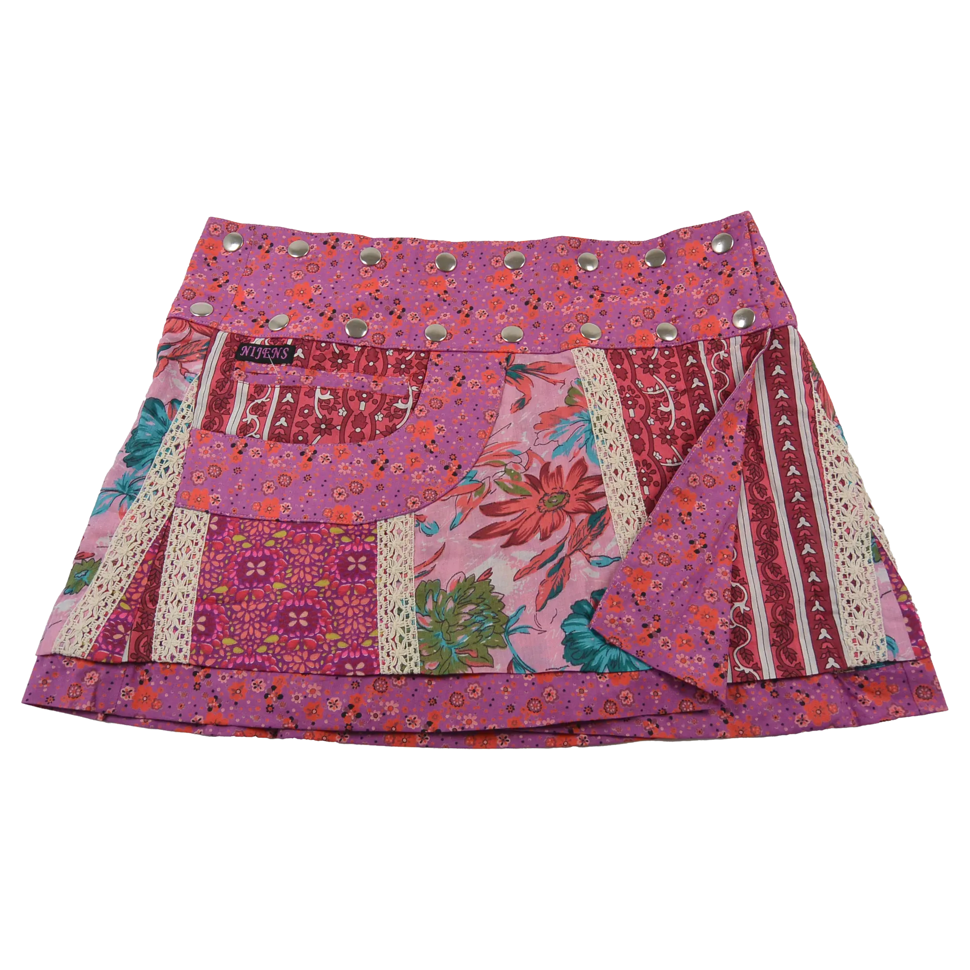 Sommerrock aus Baumwolle Lila in buntem Mustermix. Umfang ist verstellbar mit doppelter Druckknopfleiste mit Seitentasche.