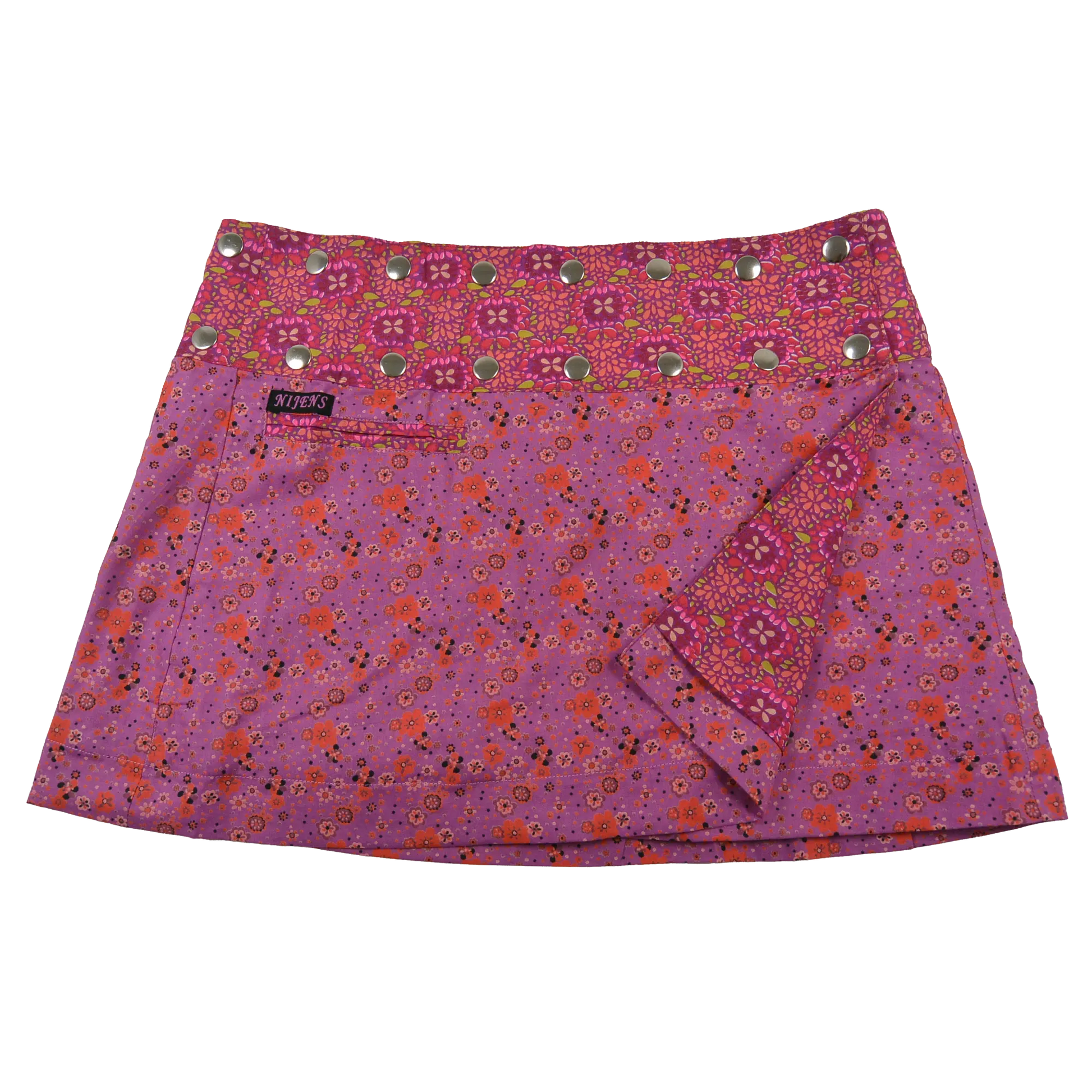 Sommerrock aus Baumwolle in Lila/Pink im Mustermix. Umfang ist verstellbar mit doppelter Druckknopfleiste mit Einsteckfach.