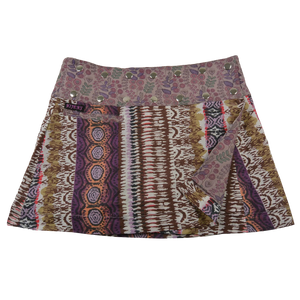 Sommerrock aus Baumwolle in Altrosa/Bunt im Mustermix. Umfang ist verstellbar mit doppelter Druckknopfleiste mit Einsteckfach.