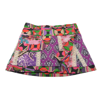 Sommerrock aus Baumwolle in Bunt/ Violett im Mustermix. Umfang ist verstellbar mit doppelter Druckknopfleiste mit Seitentasche.