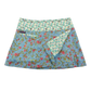 Sommerrock aus Baumwolle in Hellblau im Mustermix. Umfang ist verstellbar mit doppelter Druckknopfleiste mit Einsteckfach.
