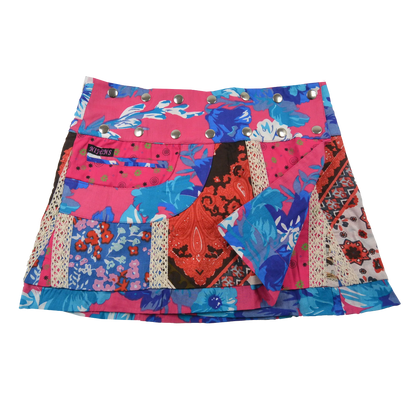 Sommerrock aus Baumwolle in Pink/Bunt im Mustermix. Umfang ist verstellbar mit doppelter Druckknopfleiste mit Seitentasche.