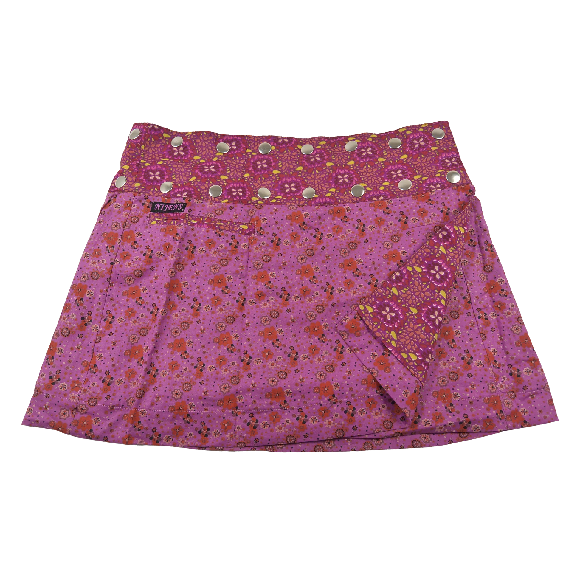 Sommerrock aus Baumwolle in Pink/Rot im Mustermix. Umfang ist verstellbar mit doppelter Druckknopfleiste mit Einsteckfach.