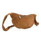 Crossbody-Bag, kleine Umhängetasche aus Cordsamt, in Goldbraun. Hauptfach und Seitenfach außen sind mit einem Reißverschluss verschließbar.