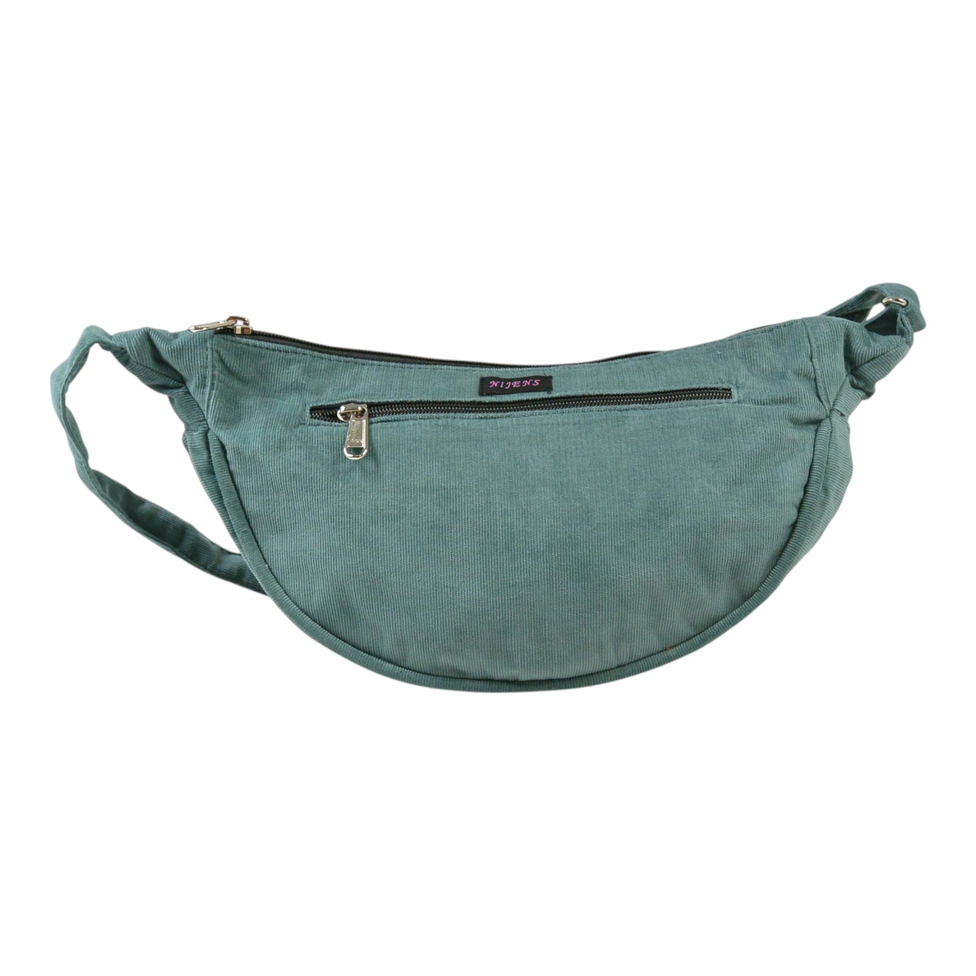 Crossbodybag „Rishikesh“ aus Cord Salbei von Nijens in Frontalansicht, mit zwei Reißverschlussfächern und verstellbarem Schultergurt