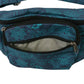 Offene Crossbody Bag Torino aus Canvas Petrol mit Inhalt und zusätzlichem Reißverschlussfach