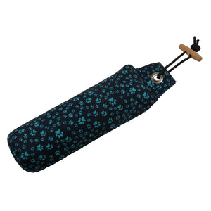 DOG BONE Wurf-Dummy 500 gm, Polyesterstoff mit Pfotenmuster, Schwarz, Türkis.