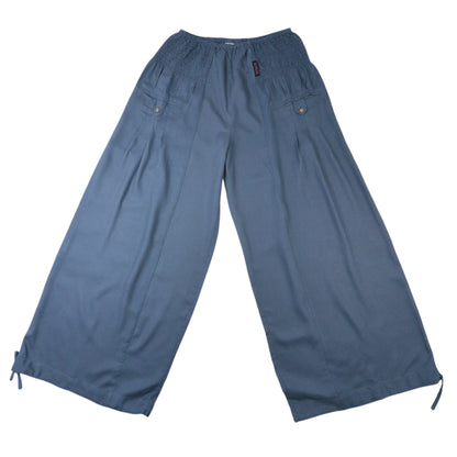 Bequeme Sommerhose aus Viskose in Hellgrau und Seitentaschen