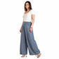 Model Ansicht - Sommerhose für Damen aus Viskose in Hellgrau und Seitentaschen