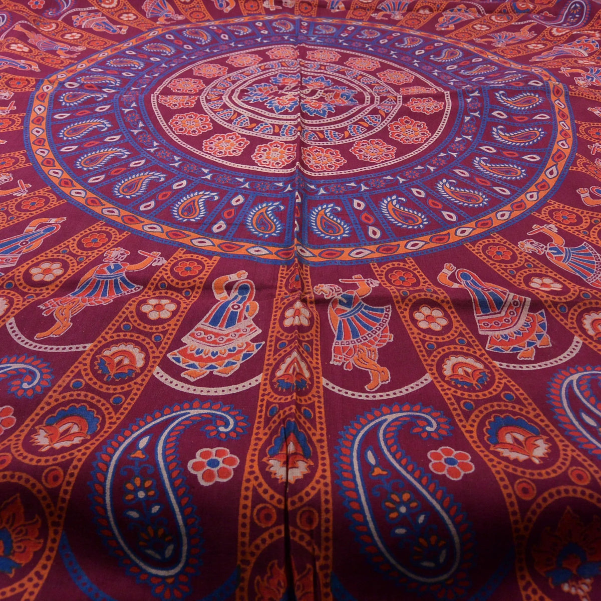 Decke groß – Tänzerinnen & Paisley-Muster