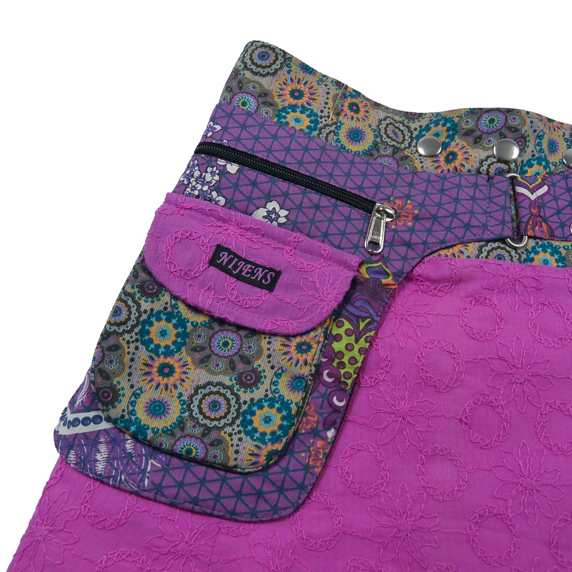 Sommerrock, Wickelrock aus besticktem Baumwollstoff Pink. Rockbund mit aufgesetzter Seitentasche.