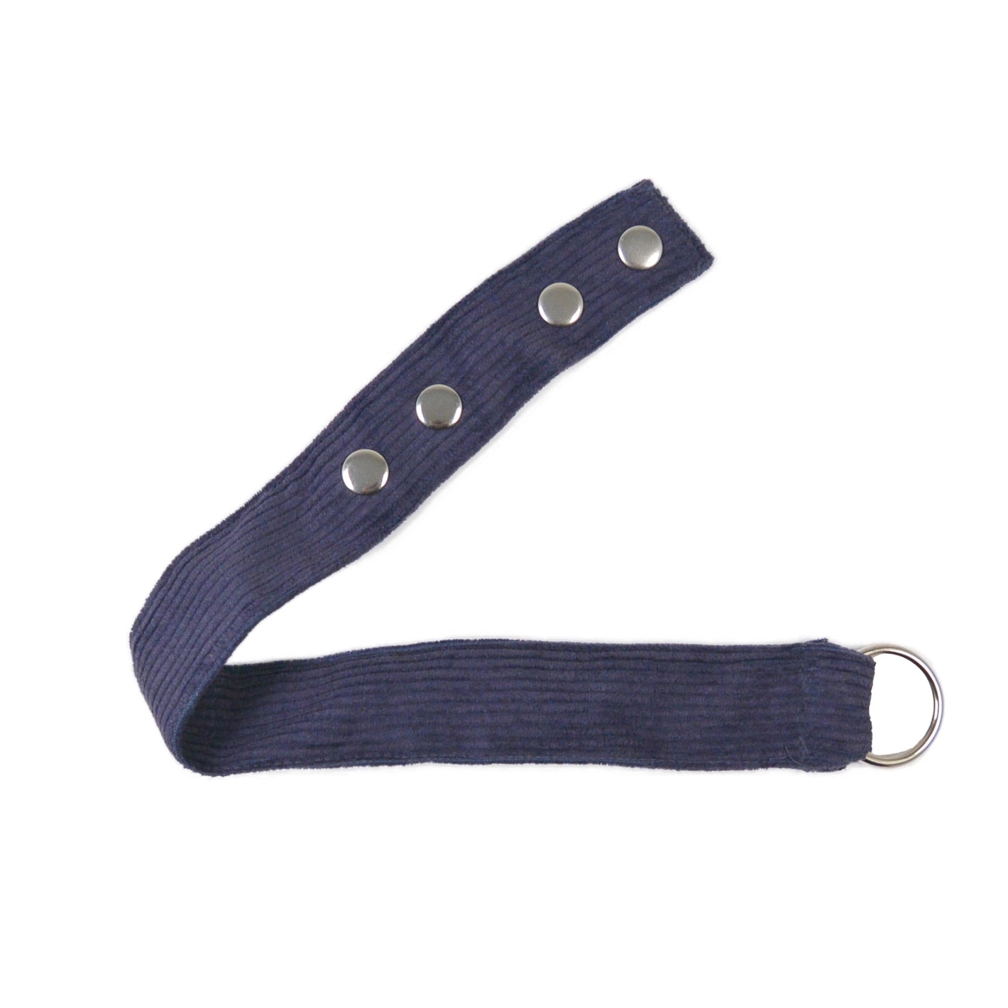 Dunkelblauer Nijens Verlängerungsgurt aus Cordstoff, flach liegend mit zwei silbernen Druckknöpfen und Metallring.
