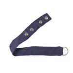 Dunkelblauer Nijens Verlängerungsgurt aus Cordstoff, flach liegend mit zwei silbernen Druckknöpfen und Metallring.
