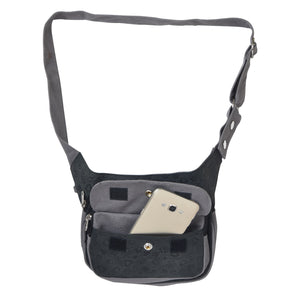 Gassi-Tasche Leder Vintage mit kleiner Pfotenprägung-Prägung Schwarz und Canvas Grau mit Einsteckfach vorne welches mit einem Druckknopf und Klett verschlossen wird- Nijens Shop