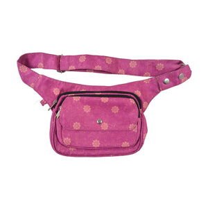 Bauchtasche, Gassi-Tasche aus Polyester Pink mit floralen Ornamenten.