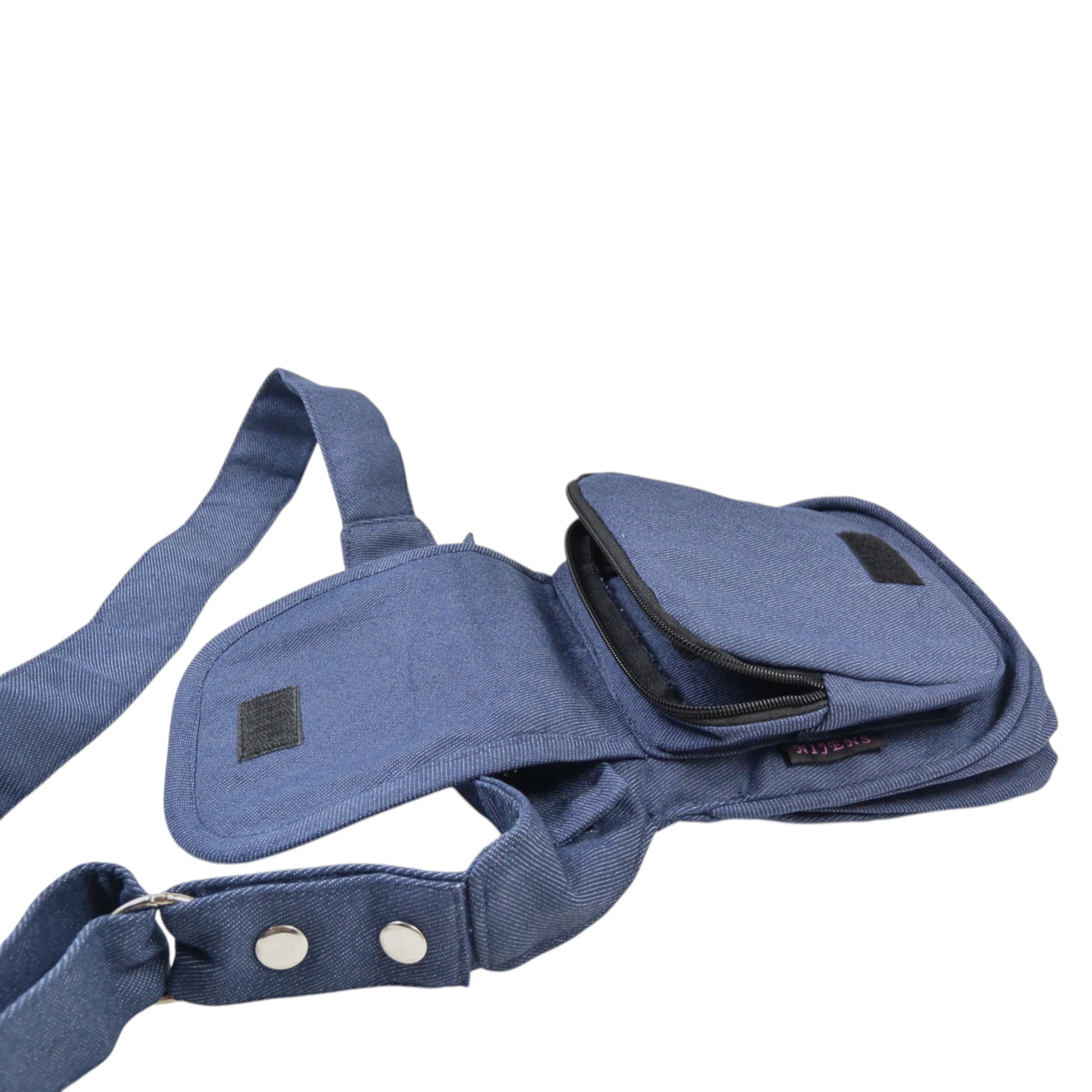 Nijens Bauchtasche Paris aus Baumwolle Jeans in Blau, leichte Festival Tasche mit Reißverschlussfächern für Handy, Schlüssel und Geld. Seitenansicht 2 Foto.
