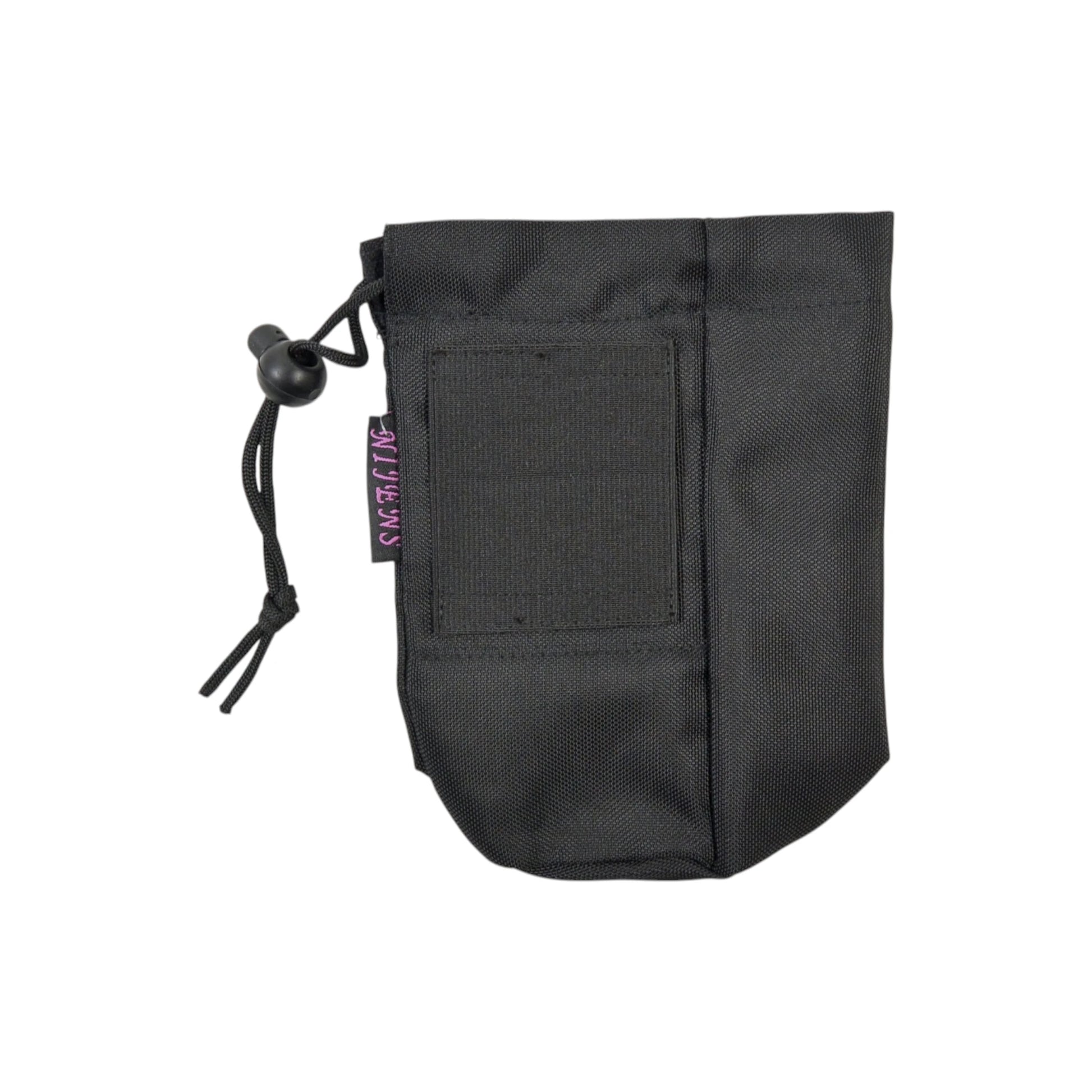 Flaschenbeutel aus Polyester, schwarz. Verschließbar mit einem Kordelzug.  Eine breite elastische Gürtelschlaufe.